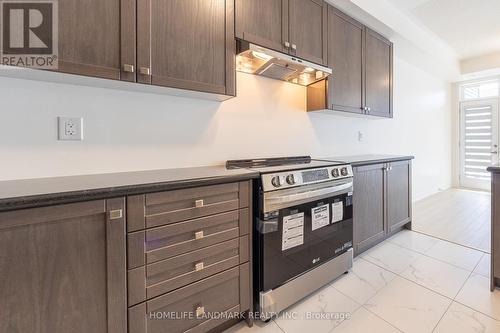 70 Riley Reed Lane, Richmond Hill, ON - Indoor Photo Showing Kitchen