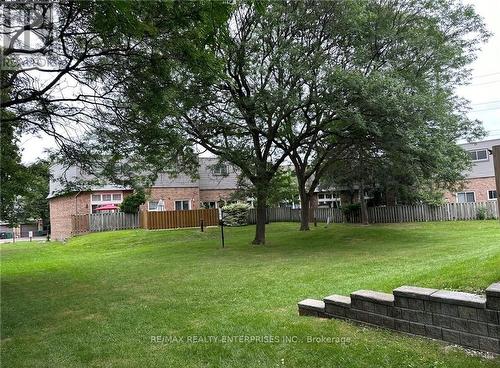 136 - 2315 Bromsgrove Road, Mississauga (Clarkson), ON - Outdoor With Backyard