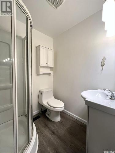 1438 3Rd Street, Estevan, SK - Indoor Photo Showing Bathroom