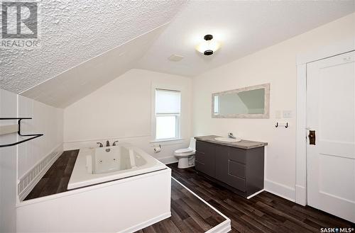 1438 3Rd Street, Estevan, SK - Indoor