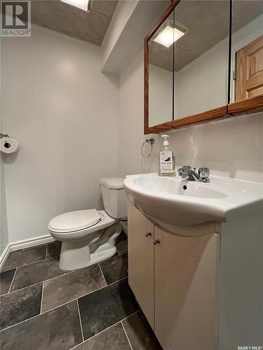 1438 3Rd Street, Estevan, SK - Indoor Photo Showing Bathroom