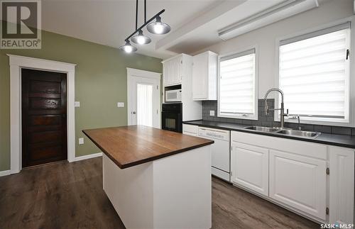 1438 3Rd Street, Estevan, SK - Indoor Photo Showing Kitchen With Double Sink