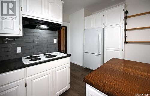 1438 3Rd Street, Estevan, SK - Indoor Photo Showing Kitchen