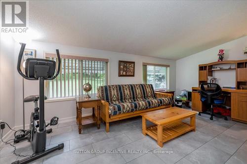 22 Primrose Lane, Innisfil, ON - Indoor Photo Showing Living Room