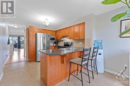 586 Lakeridge Drive, Ottawa, ON - Indoor Photo Showing Kitchen With Double Sink