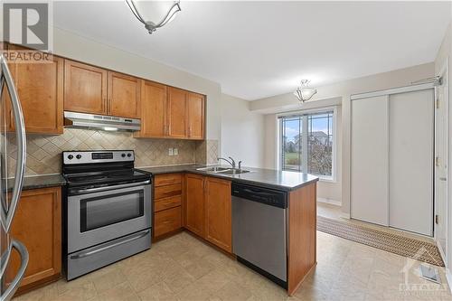 Great kitchen layout - 586 Lakeridge Drive, Ottawa, ON - Indoor Photo Showing Kitchen With Double Sink