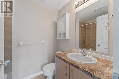 4 pc ensuite for back bedroom - 586 Lakeridge Drive, Ottawa, ON - Indoor Photo Showing Bathroom