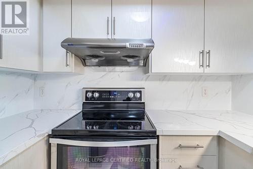 12 - 55 Cedarcroft Boulevard, Toronto (Westminster-Branson), ON - Indoor Photo Showing Kitchen