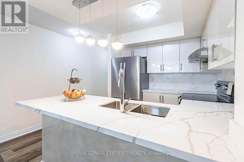 12 - 55 Cedarcroft Boulevard, Toronto (Westminster-Branson), ON - Indoor Photo Showing Kitchen With Double Sink With Upgraded Kitchen