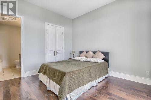 507 - 10101 Yonge Street, Richmond Hill (Crosby), ON - Indoor Photo Showing Bedroom