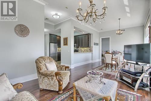 507 - 10101 Yonge Street, Richmond Hill (Crosby), ON - Indoor Photo Showing Living Room