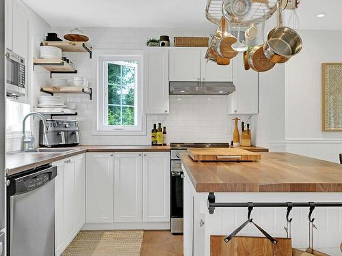 Kitchen - 1012 Ch. D'Entrelacs, Sainte-Marguerite-Du-Lac-Masson, QC - Indoor Photo Showing Kitchen