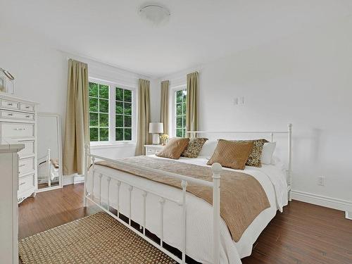 Master bedroom - 1012 Ch. D'Entrelacs, Sainte-Marguerite-Du-Lac-Masson, QC - Indoor Photo Showing Bedroom