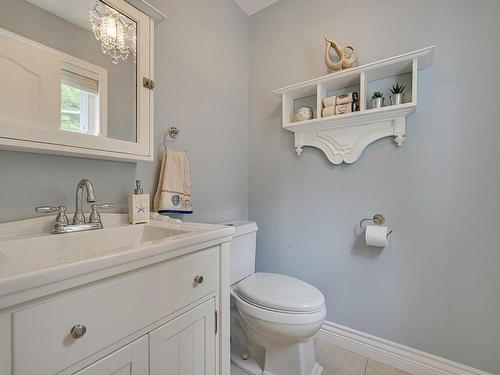 Powder room - 1012 Ch. D'Entrelacs, Sainte-Marguerite-Du-Lac-Masson, QC - Indoor Photo Showing Bathroom