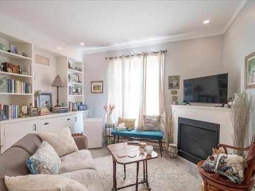 125 Prospect St, Newmarket, ON - Indoor Photo Showing Living Room With Fireplace