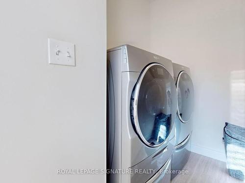 106 Titan Tr, Markham, ON - Indoor Photo Showing Laundry Room