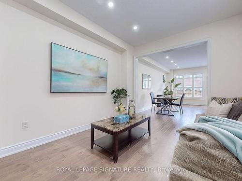 106 Titan Tr, Markham, ON - Indoor Photo Showing Living Room