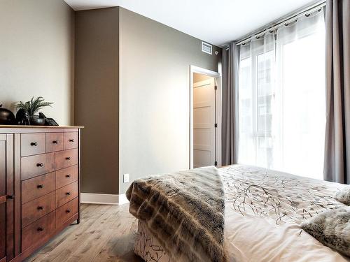 Master bedroom - 1001-4959 Rue Jean-Talon O., Montréal (Côte-Des-Neiges/Notre-Dame-De-Grâce), QC - Indoor Photo Showing Bedroom