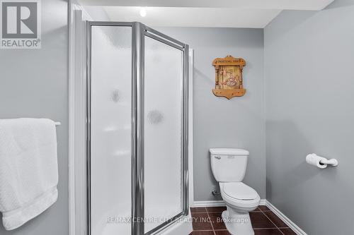 10 Hillview Drive, Thames Centre (Mossley), ON - Indoor Photo Showing Bathroom