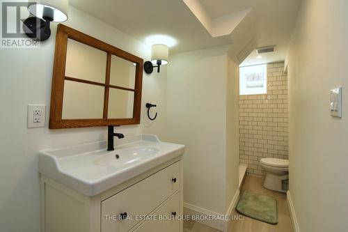 185 Fairleigh Avenue S, Hamilton, ON - Indoor Photo Showing Bathroom