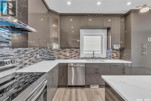 506 Taskamanwa Street, Saskatoon, SK - Indoor Photo Showing Kitchen With Double Sink With Upgraded Kitchen