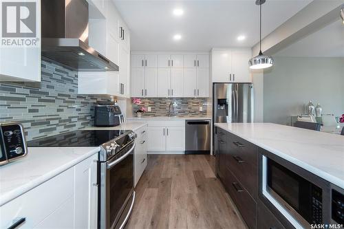 255 Hamm Crescent, Saskatoon, SK - Indoor Photo Showing Kitchen With Upgraded Kitchen