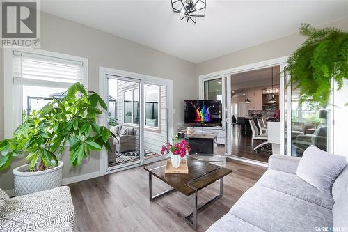 255 Hamm Crescent, Saskatoon, SK - Indoor Photo Showing Living Room