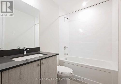 204 - 652 Cricklewood Drive, Mississauga, ON - Indoor Photo Showing Bathroom