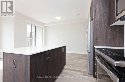 204 - 652 Cricklewood Drive, Mississauga (Mineola), ON - Indoor Photo Showing Kitchen