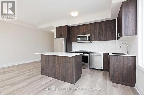 204 - 652 Cricklewood Drive, Mississauga (Mineola), ON - Indoor Photo Showing Kitchen With Stainless Steel Kitchen With Upgraded Kitchen