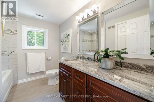 5917 Sixth Line, Erin, ON - Indoor Photo Showing Bathroom