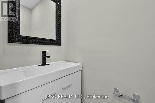 92 Corman Avenue, Hamilton (Stoney Creek), ON -  Photo Showing Bathroom