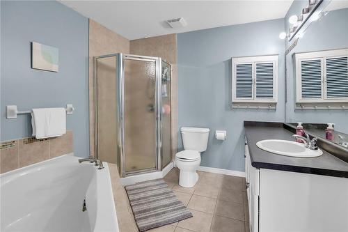 63 Magnolia Crescent, Grimsby, ON - Indoor Photo Showing Bathroom