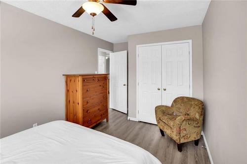 63 Magnolia Crescent, Grimsby, ON - Indoor Photo Showing Bedroom