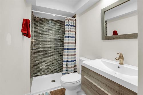 63 Magnolia Crescent, Grimsby, ON - Indoor Photo Showing Bathroom