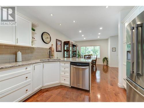 218 Glen Park Drive Unit# 7, Kelowna, BC - Indoor Photo Showing Kitchen