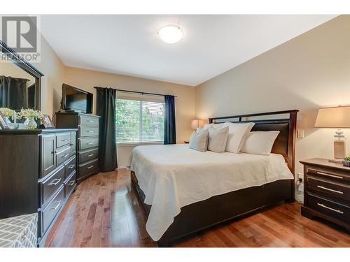 218 Glen Park Drive Unit# 7, Kelowna, BC - Indoor Photo Showing Bedroom