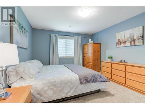 218 Glen Park Drive Unit# 7, Kelowna, BC - Indoor Photo Showing Bedroom