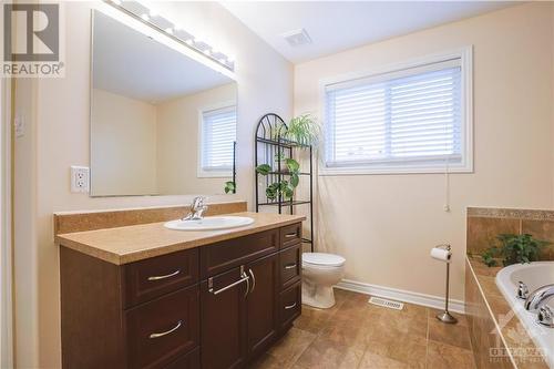 500 Kerria Walk, Ottawa, ON - Indoor Photo Showing Bathroom