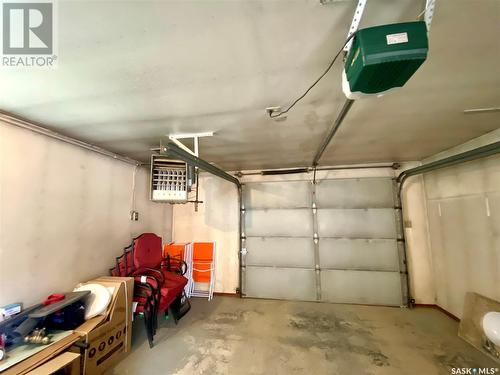 1523 Chaplin Street E, Swift Current, SK - Indoor Photo Showing Garage