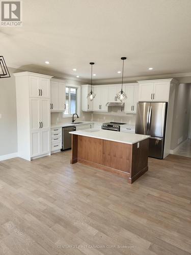 134 King Street, Lambton Shores (Thedford), ON - Indoor Photo Showing Kitchen