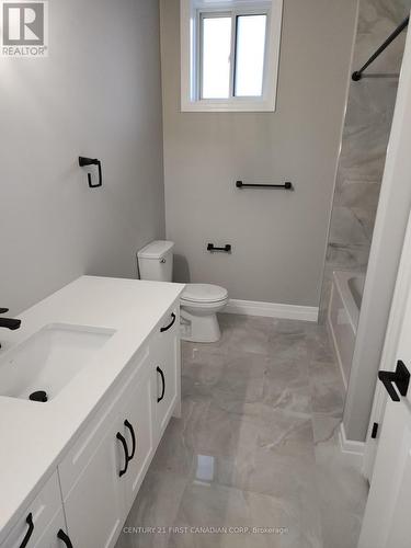 134 King Street, Lambton Shores (Thedford), ON - Indoor Photo Showing Bathroom