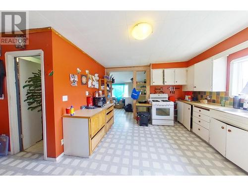 713 5Th  S Street, Cranbrook, BC - Indoor Photo Showing Kitchen