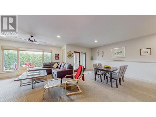 4110 36Th Avenue Unit# 4, Osoyoos, BC - Indoor Photo Showing Living Room