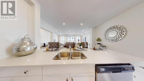 37 - 234 Edgevalley Road S, London, ON - Indoor Photo Showing Kitchen