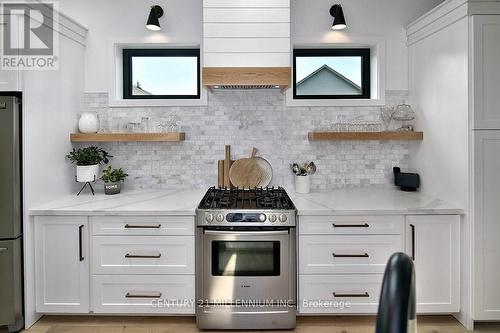 701 Sixth Street, Collingwood, ON - Indoor Photo Showing Kitchen With Upgraded Kitchen