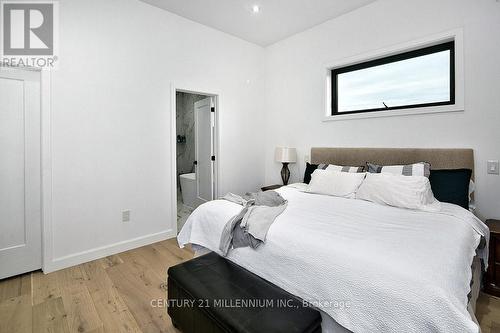 701 Sixth Street, Collingwood, ON - Indoor Photo Showing Bedroom