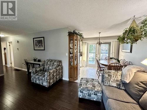 367 Boyd Street, Prince George, BC - Indoor Photo Showing Living Room