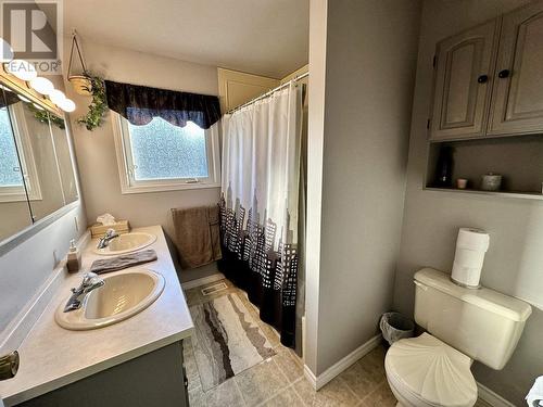 367 Boyd Street, Prince George, BC - Indoor Photo Showing Bathroom