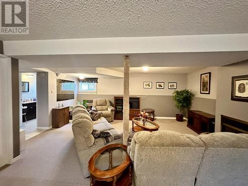 367 Boyd Street, Prince George, BC - Indoor Photo Showing Living Room